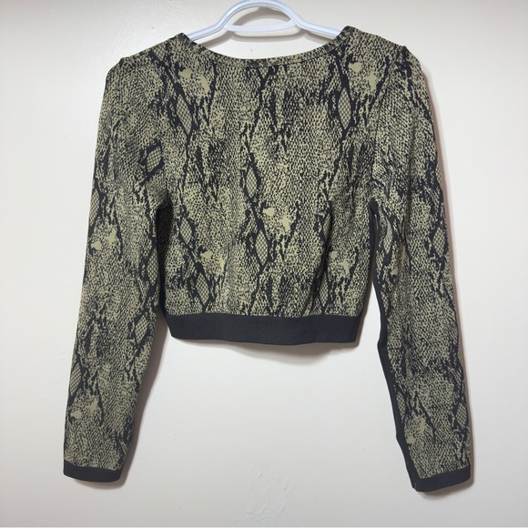 Fabletics Kamila Seamless Long-Sleeve Top Green Reptilia Women Size L - Picture 7 of 7